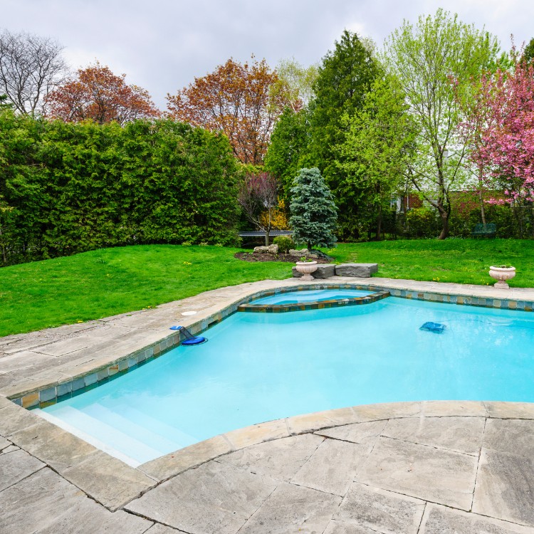 Pool services in Strongsville, OH