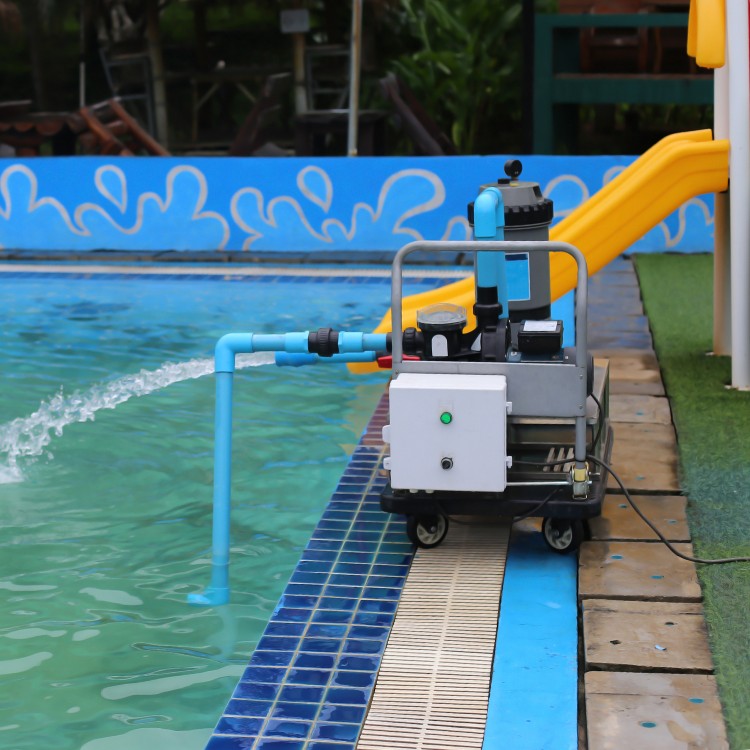 Pool services in Strongsville, OH