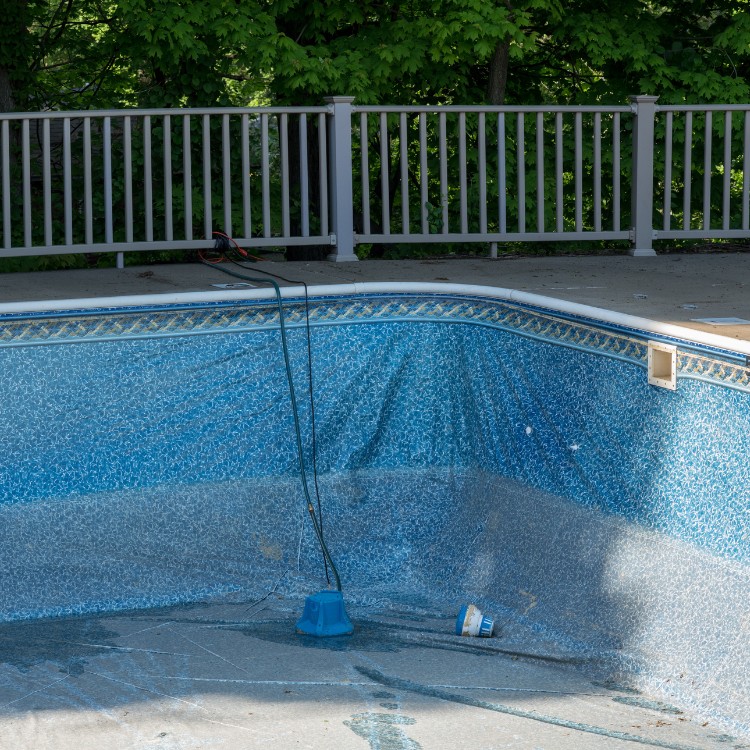 Pool services in Strongsville, OH Pool services in Strongsville, OH